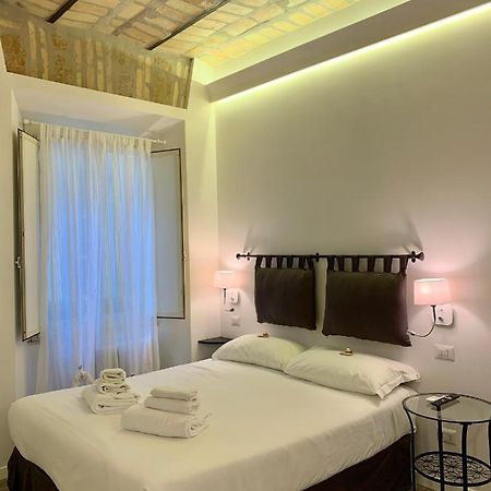 Luxury Rooms Near Colosseum Рим Екстер'єр фото