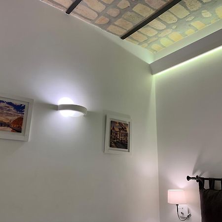 Luxury Rooms Near Colosseum Рим Номер фото
