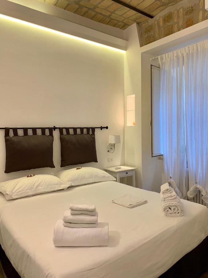 Luxury Rooms Near Colosseum Рим Екстер'єр фото