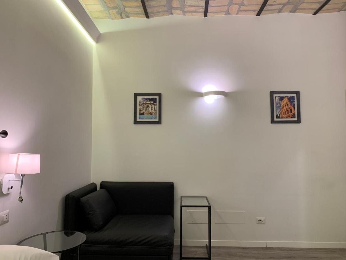 Luxury Rooms Near Colosseum Рим Екстер'єр фото
