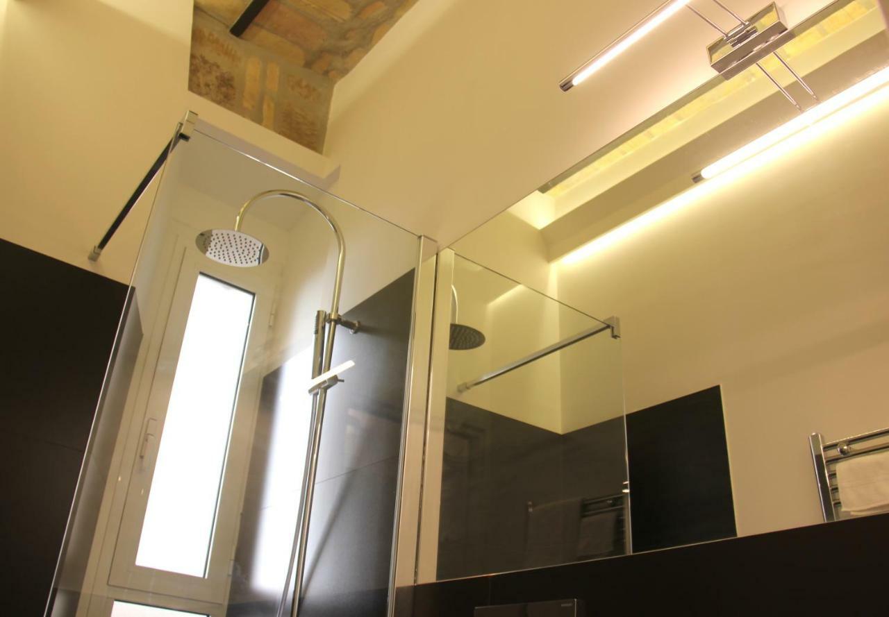 Luxury Rooms Near Colosseum Рим Екстер'єр фото