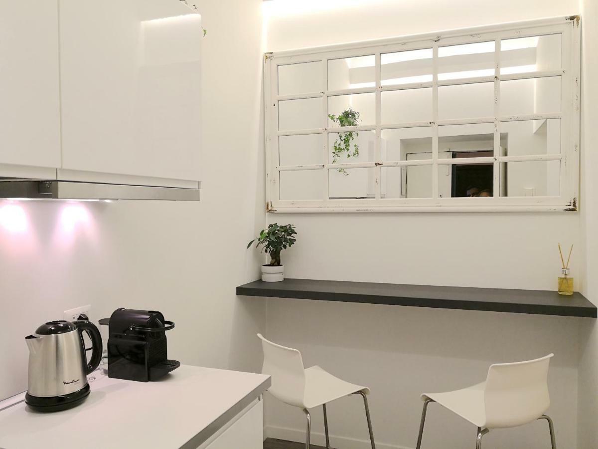 Luxury Rooms Near Colosseum Рим Екстер'єр фото